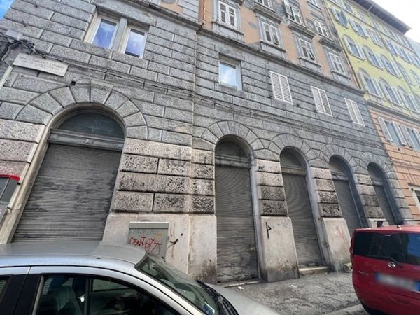 locale commerciale in affitto a Trieste in zona Barriera vecchia