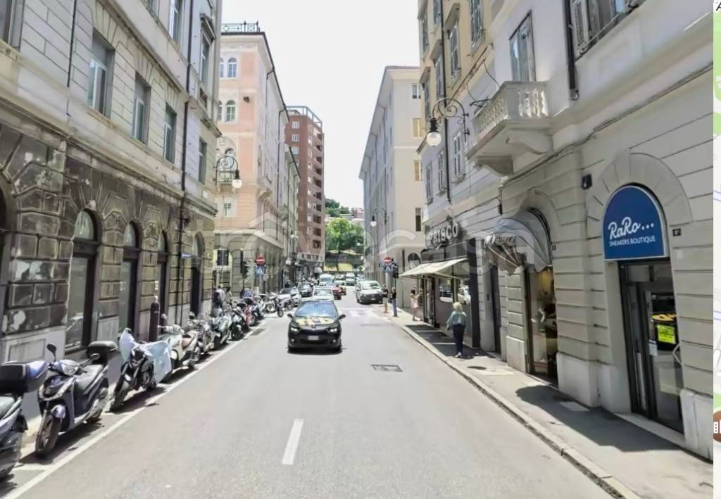 negozio in affitto a Trieste in zona Borgo Teresiano
