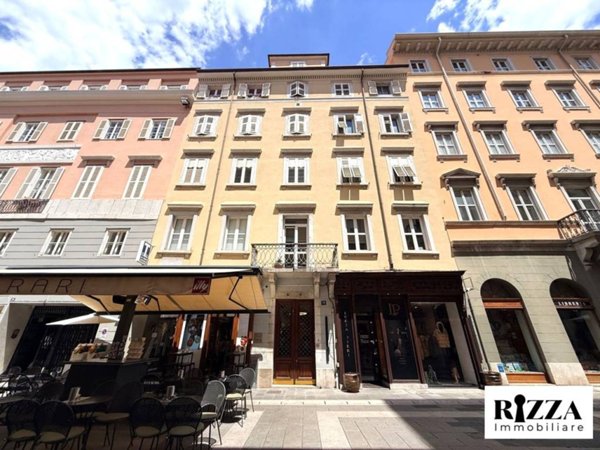 appartamento in affitto a Trieste in zona Borgo Teresiano