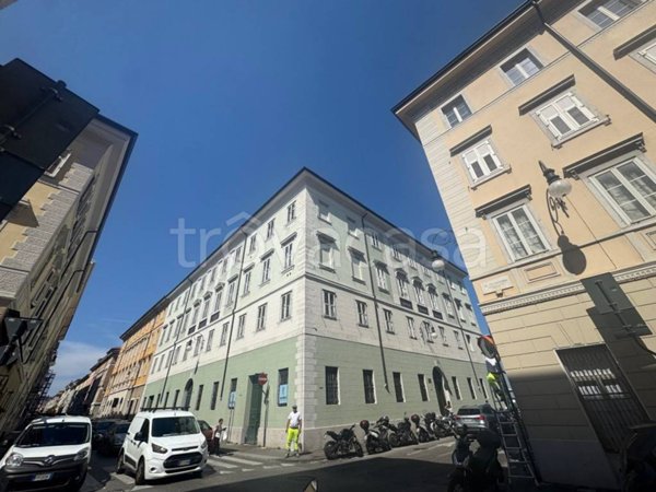 appartamento in affitto a Trieste in zona Cavana