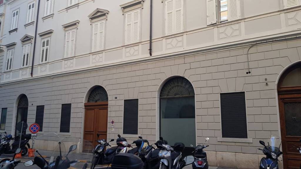 appartamento in affitto a Trieste in zona Borgo Teresiano