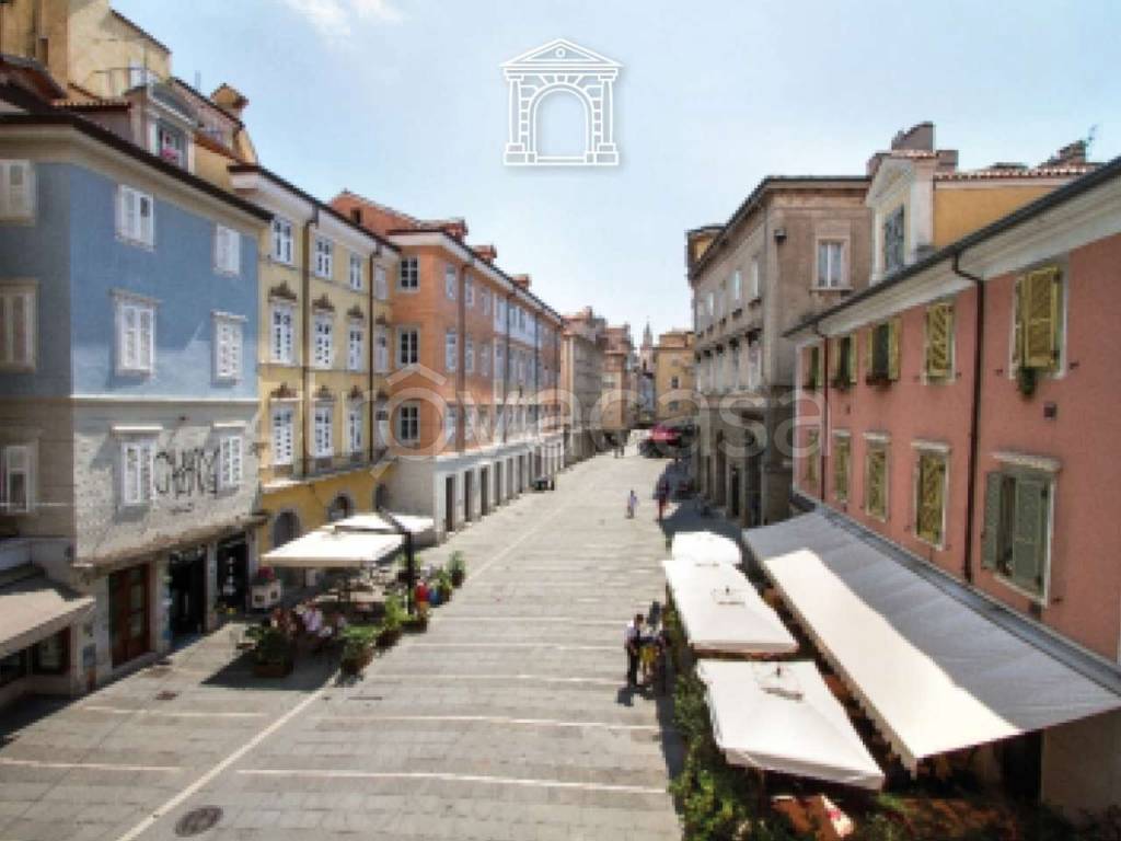 appartamento in affitto a Trieste in zona Cavana