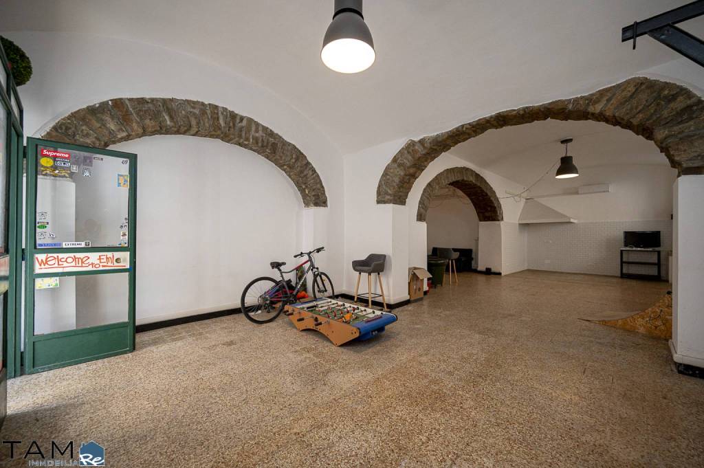locale commerciale in affitto a Trieste