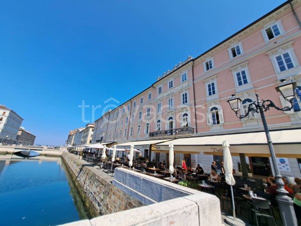 appartamento in affitto a Trieste in zona Borgo Teresiano