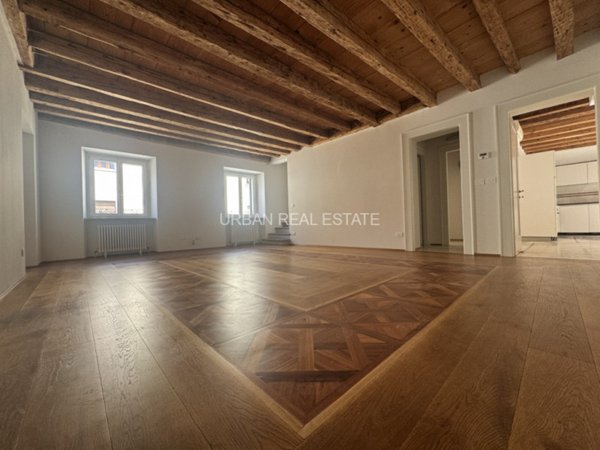 appartamento in affitto a Trieste in zona Borgo Teresiano
