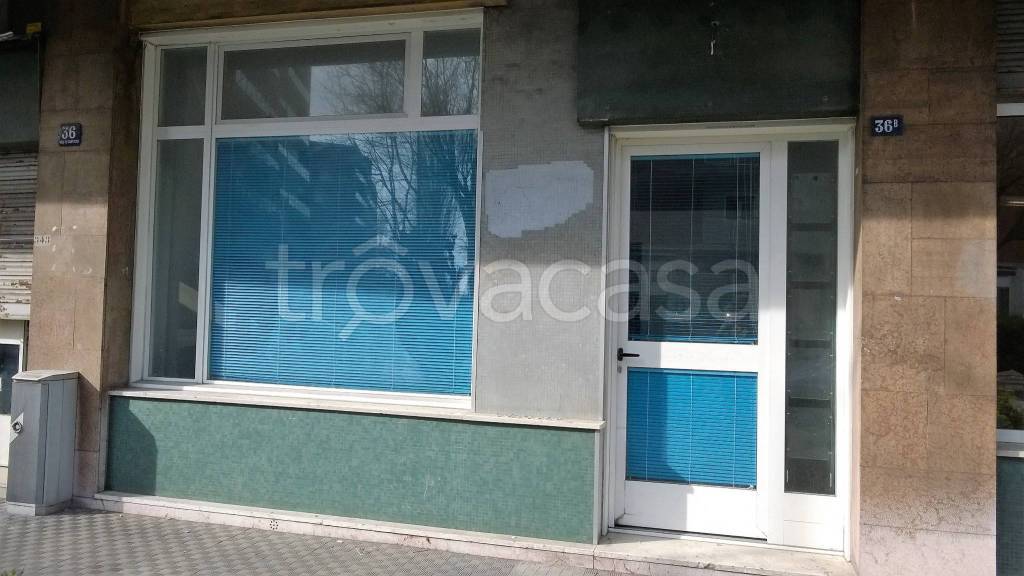 negozio in affitto a Trieste in zona Campi Elisi
