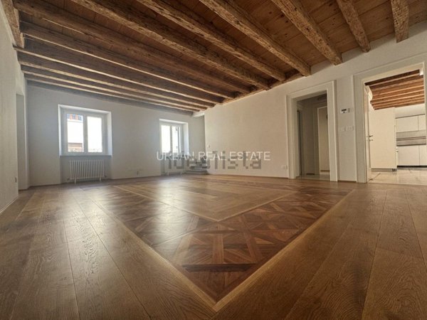 appartamento in affitto a Trieste in zona Borgo Teresiano