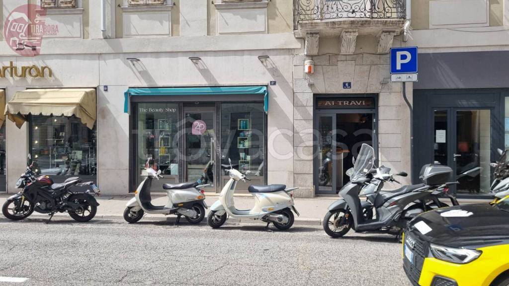 negozio in affitto a Trieste in zona Borgo Teresiano