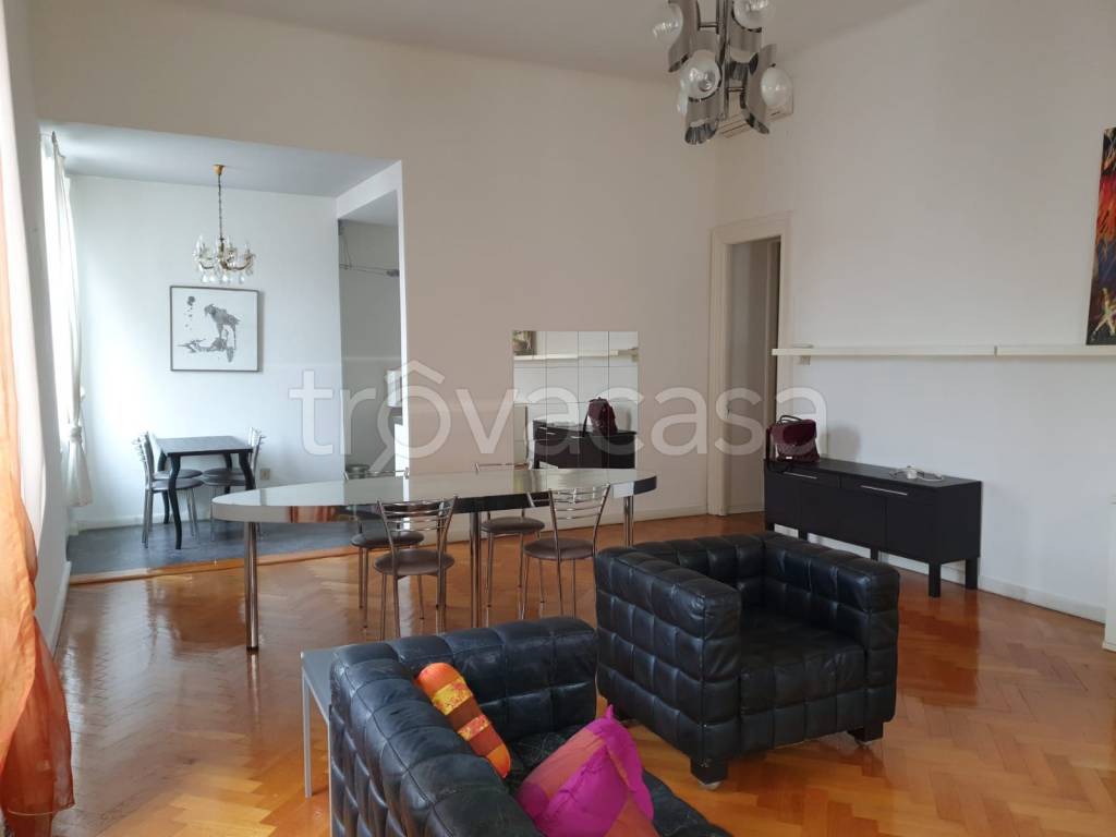 appartamento in affitto a Trieste in zona Borgo Teresiano