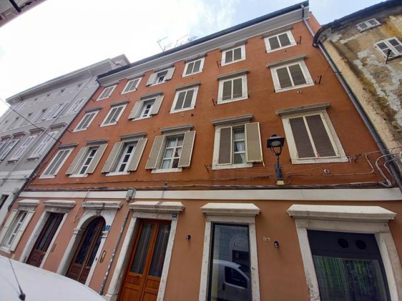 appartamento in affitto a Trieste in zona Cavana