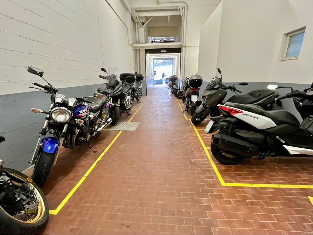 box auto in affitto a Trieste in zona Chiadino