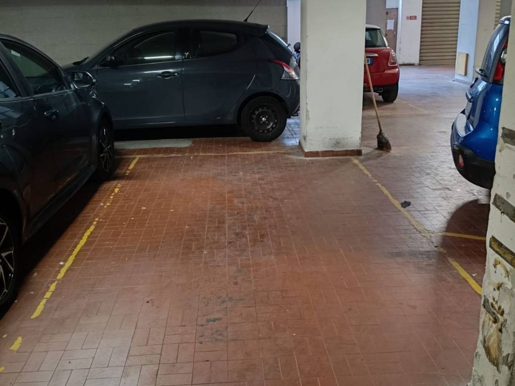 box auto in affitto a Trieste in zona Cologna