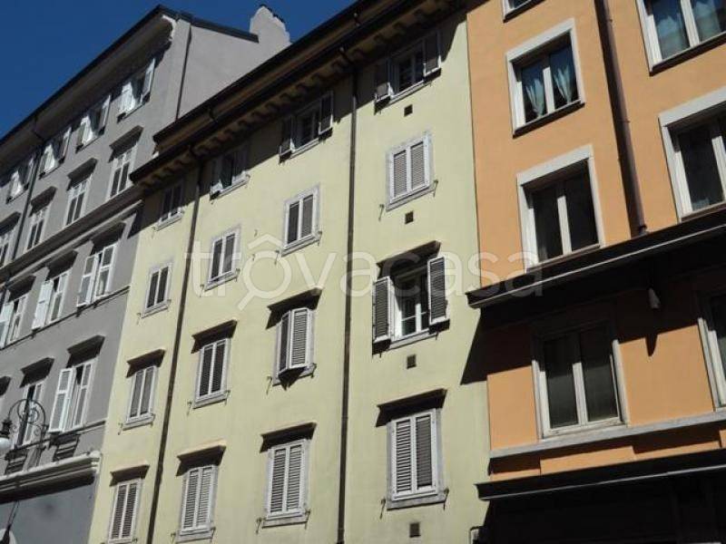 appartamento in affitto a Trieste in zona Borgo Teresiano