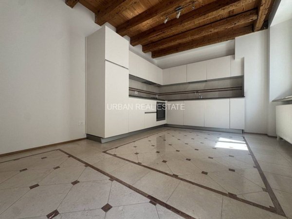 appartamento in affitto a Trieste in zona Borgo Teresiano