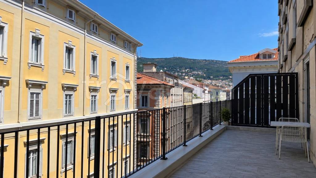 appartamento in affitto a Trieste in zona Borgo Teresiano