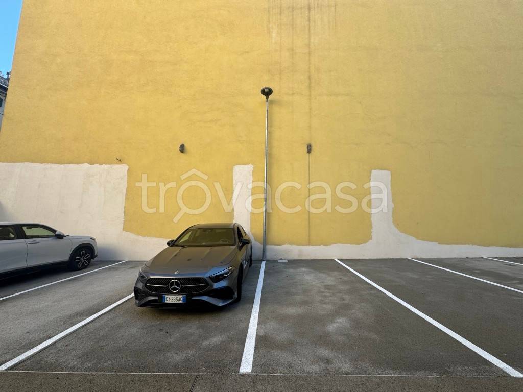 box auto in affitto a Trieste in zona San Vito
