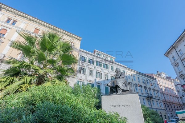 appartamento in affitto a Trieste in zona Borgo Teresiano