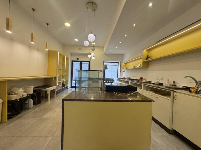 locale commerciale in affitto a Trieste in zona Borgo Teresiano