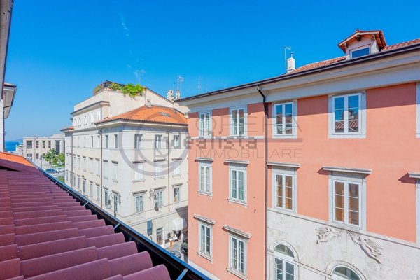 appartamento in affitto a Trieste in zona Città Vecchia