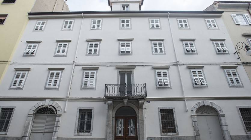 box auto in affitto a Trieste in zona Borgo Teresiano