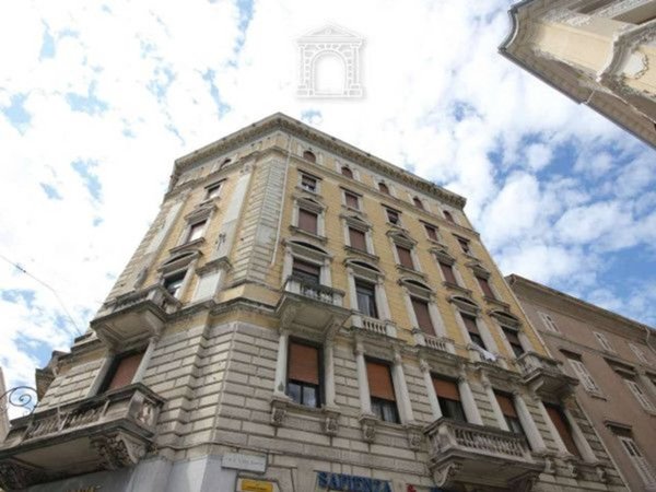 appartamento in affitto a Trieste in zona Borgo Teresiano