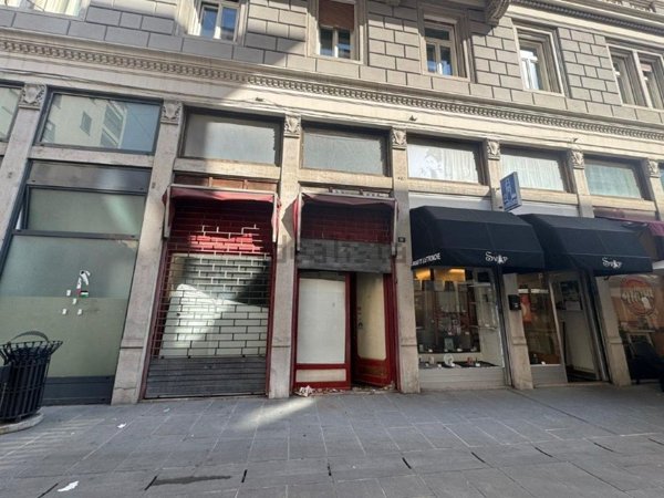 locale commerciale in affitto a Trieste