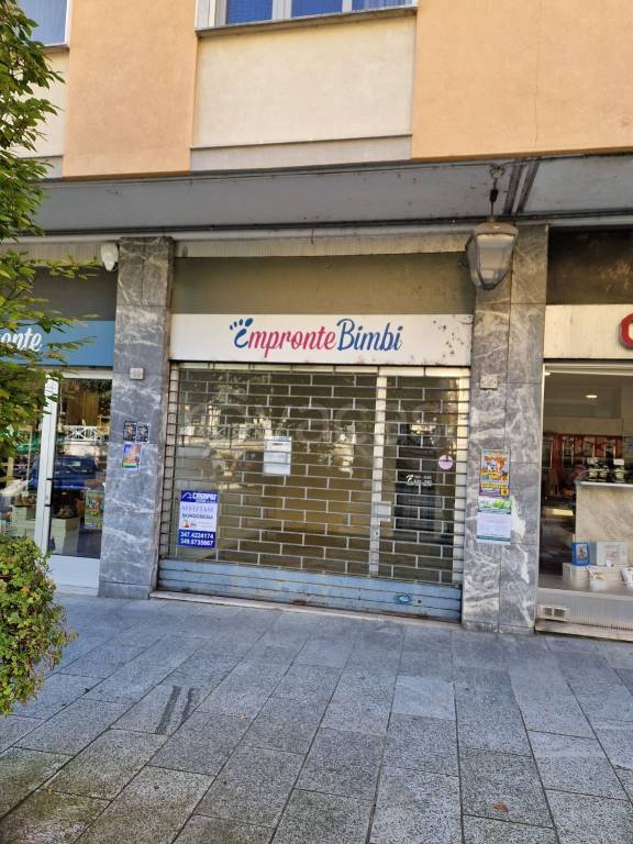 negozio in affitto a Borgosesia