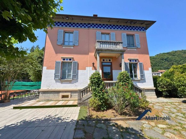 negozio in affitto a Borgosesia