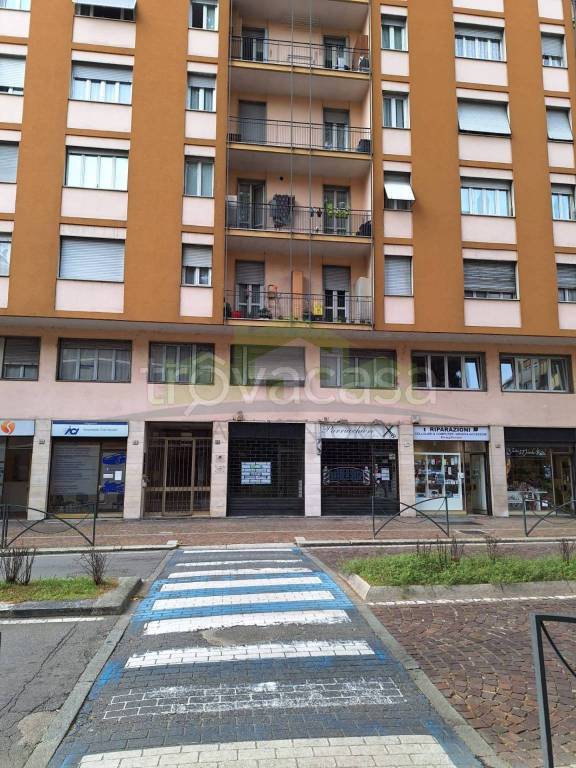 negozio in affitto a Borgosesia