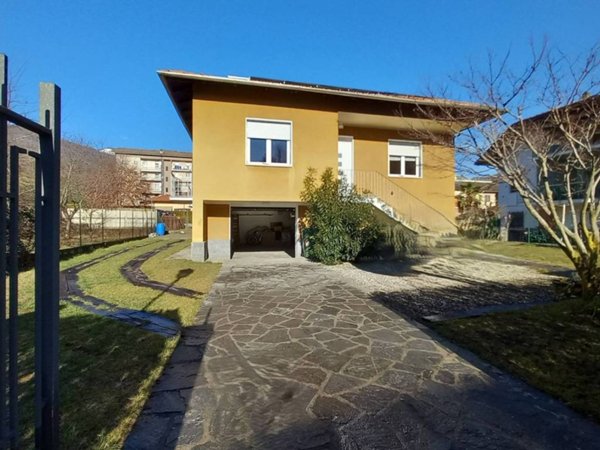 casa indipendente in affitto a Borgosesia