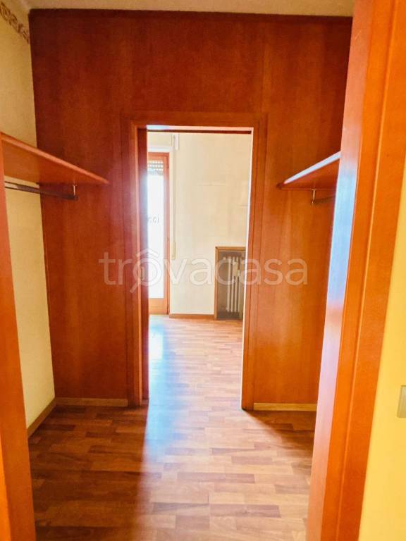 negozio in affitto a Borgosesia