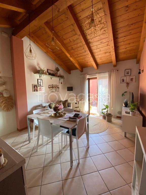 appartamento in affitto a Borgosesia
