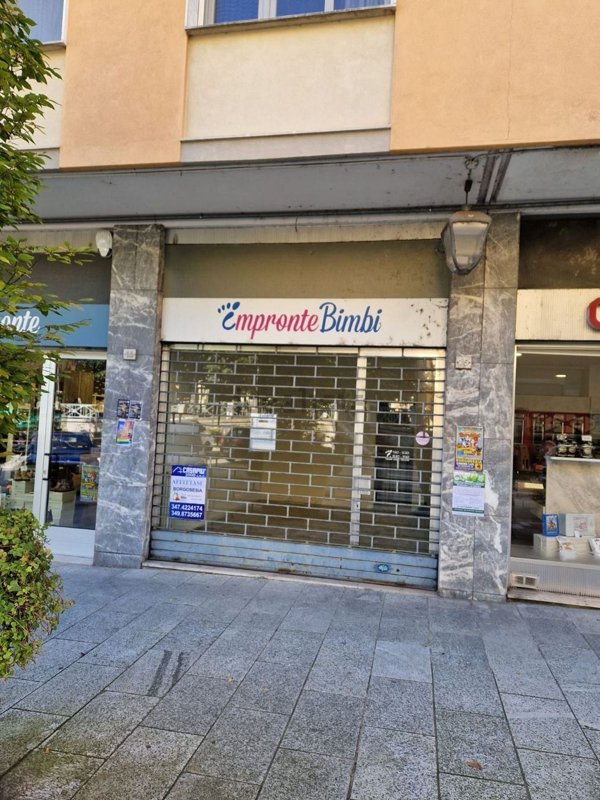 locale commerciale in affitto a Borgosesia