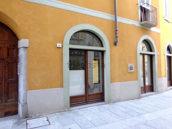 negozio in affitto a Borgosesia