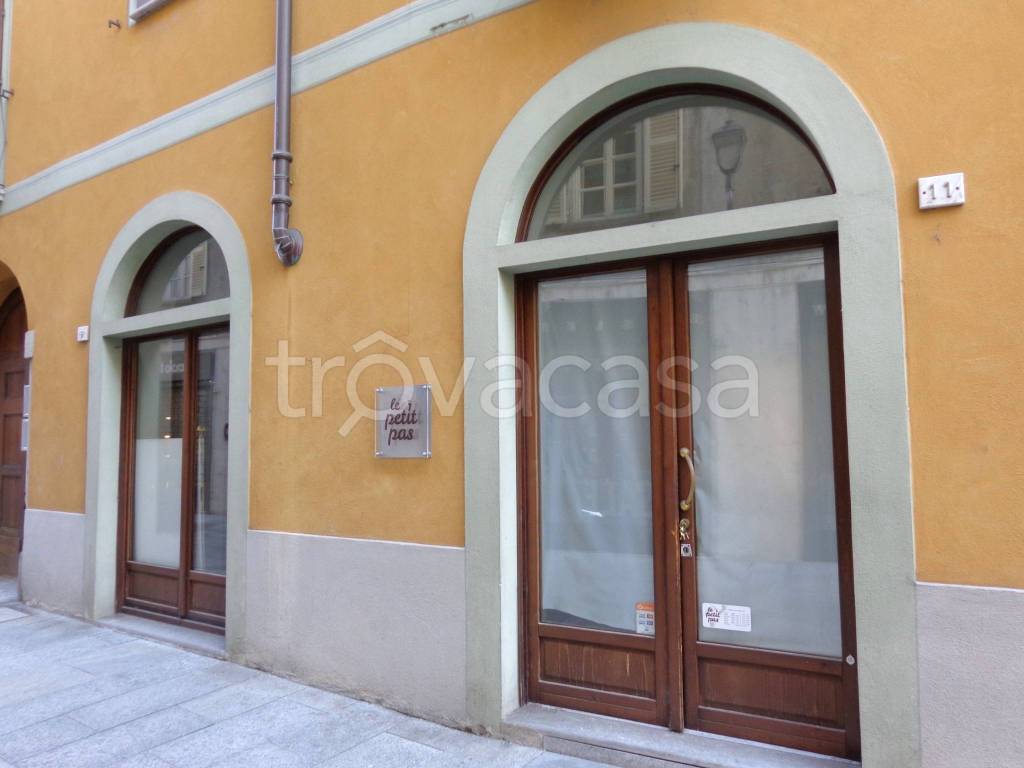 negozio in affitto a Borgosesia