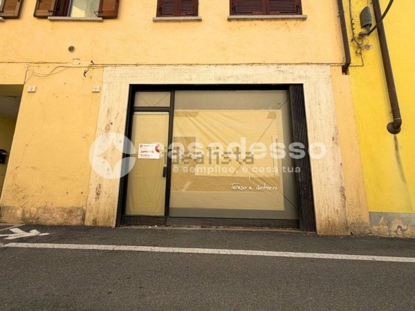 locale commerciale in affitto a Borgosesia