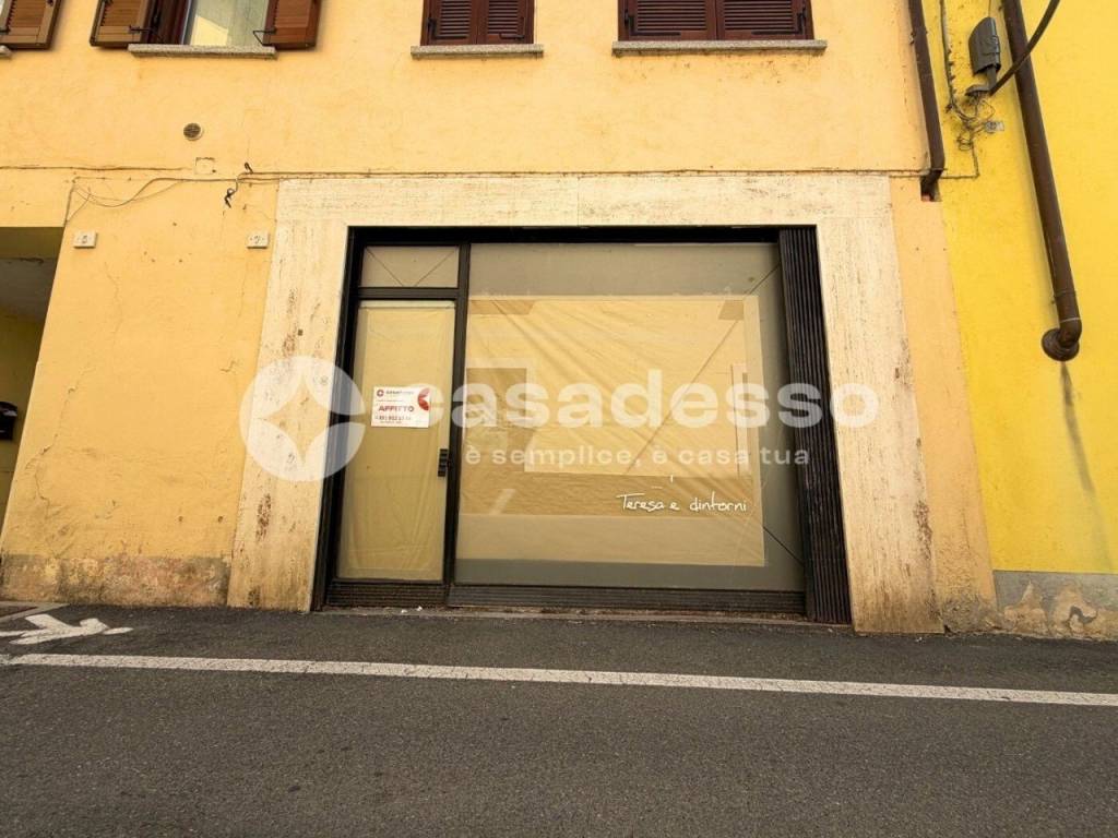 negozio in affitto a Borgosesia