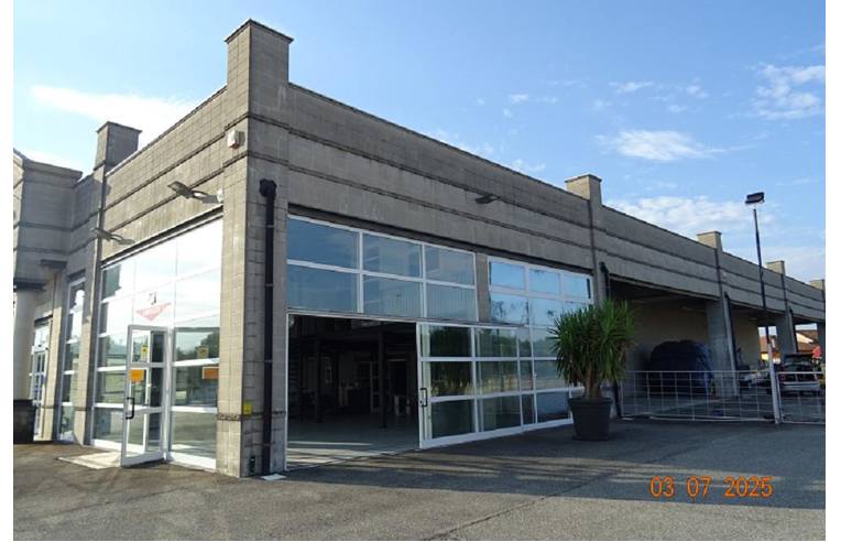 locale commerciale in affitto a Cigliano