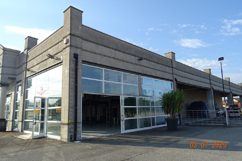 locale commerciale in affitto a Cigliano