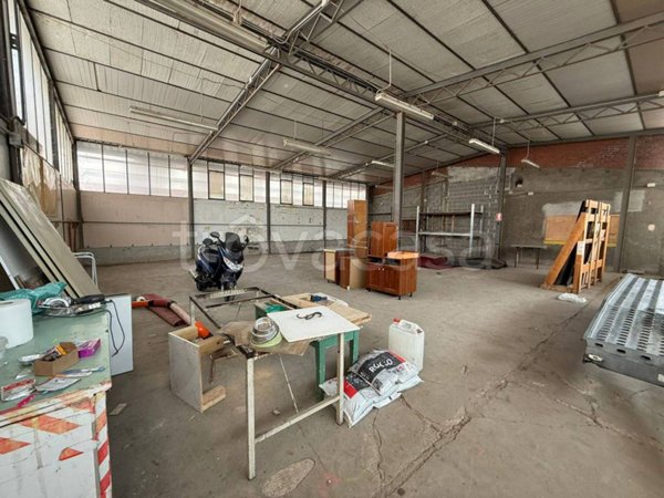 locale commerciale in affitto a Cigliano