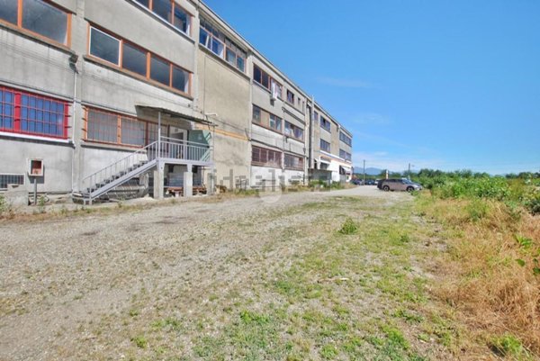 locale di sgombero in affitto a Cigliano in zona Olmetto