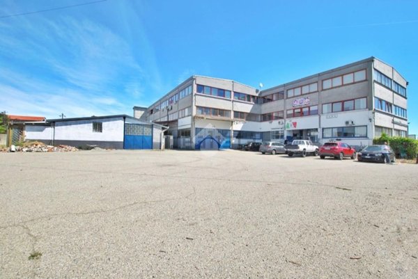 locale di sgombero in affitto a Cigliano in zona Olmetto