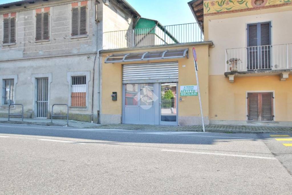 negozio in affitto a Crescentino