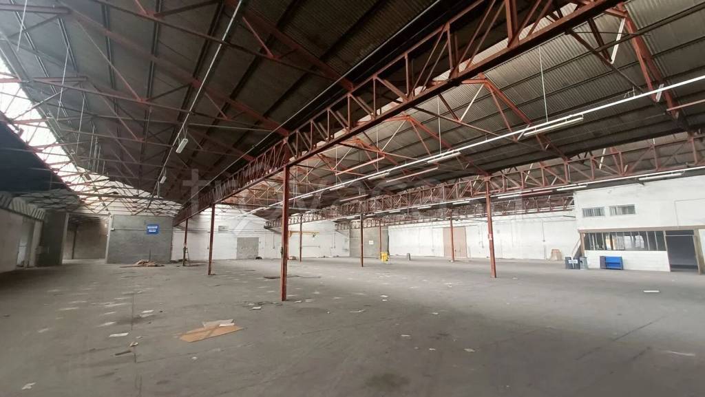locale commerciale in affitto a Crescentino