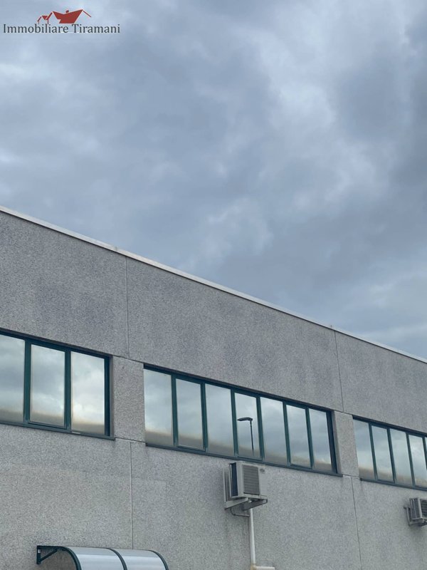ufficio in affitto a Cadeo in zona Roveleto