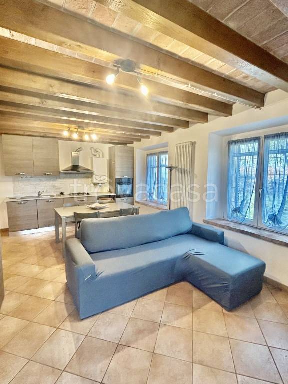 casa semindipendente in affitto a Cadeo in zona Roveleto