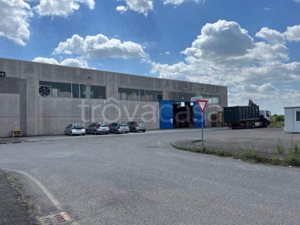 locale commerciale in affitto a Caorso
