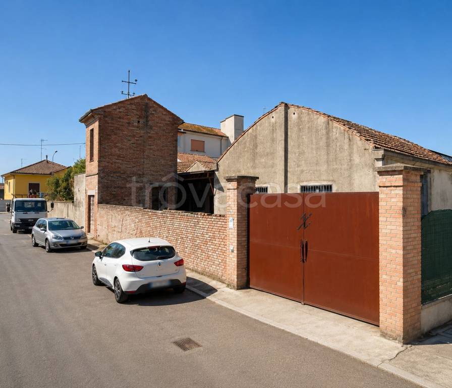 locale commerciale in affitto a Caorso