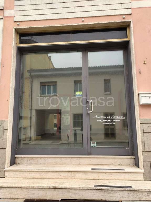 negozio in affitto a Carpaneto Piacentino