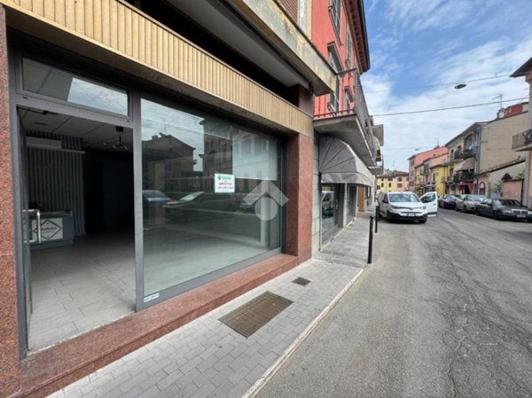 negozio in affitto a Carpaneto Piacentino